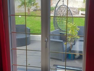 TRYBA Mareuil - Fenêtres PVC avec croisillons.