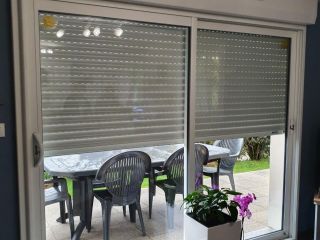 Menuiseries de qualité à Essert : fenêtres PVC blanc et volets Alu blanc