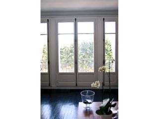 Fenêtres PVC et bois de qualité.