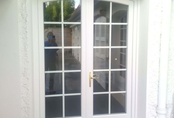 Porte-fenêtre PVC T70 blanc de grande qualité