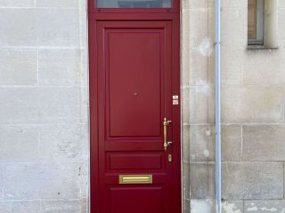 Portes d'entrée en bois sur-mesure à Bordeaux