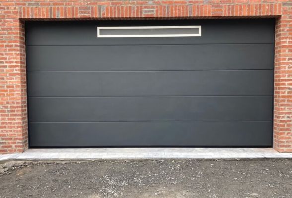 Porte de garage Valenciennes, robuste et esthétique.
