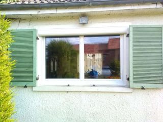 Fenêtres PVC Triple vitrage blanches, volets roulants