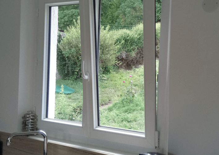 Pose de fenêtre PVC par Experts Conseils.