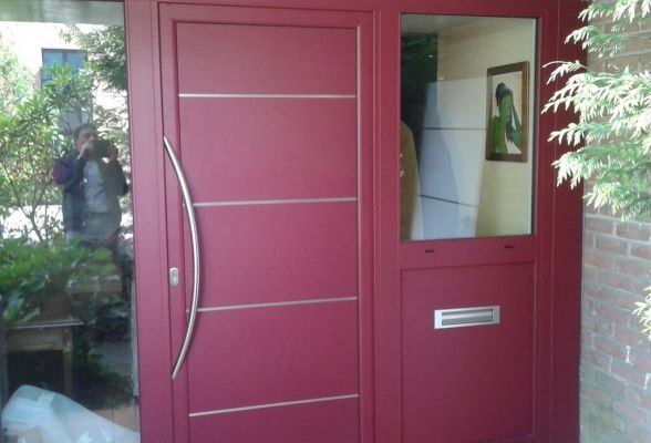 Porte d'entrée aluminium TECH rouge TRYBA Villeneuve-d'Ascq