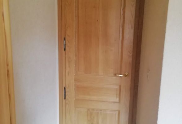 Porte d'intérieur en bois de haute qualité