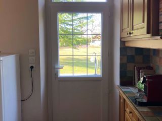 Porte-fenêtre PVC T84 avec vitrage retardateur d'effraction