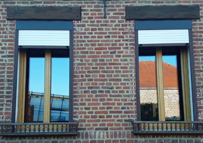 Fenêtres PVC triple vitrage coloris chêne irlandais
