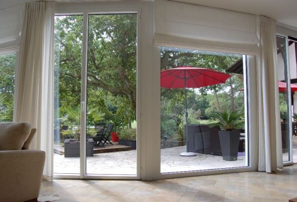 Fenêtres fixes et baies vitrées coulissantes de qualité chez TRYBA Benesse Maremne
