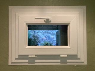 Fenêtre PVC cintrée en rénovation à Blancafort.