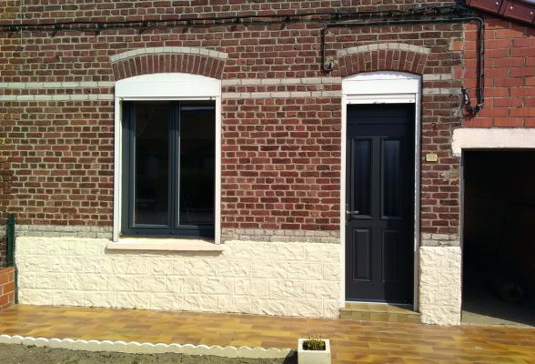 Fenêtres PVC et porte d'entrée composite