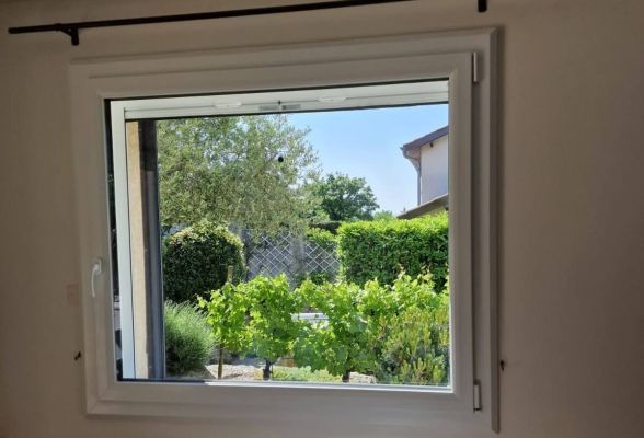 Fenêtre SUMMUM PVC T84 de qualité.