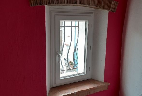 TRYBA Roquebrune-sur-Argens : Fenêtre PVC T70 haute qualité