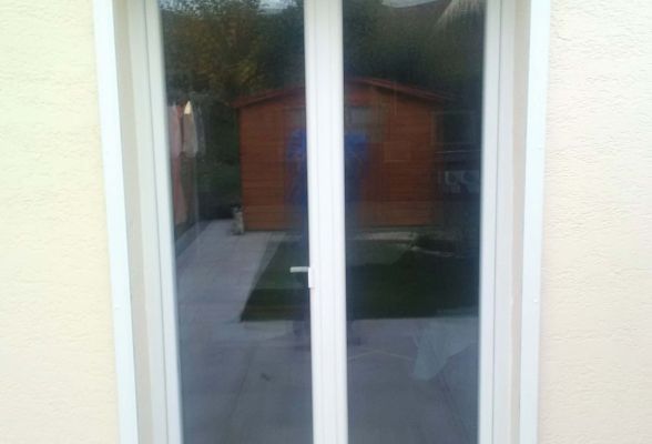 Porte-fenêtre PVC T84 de qualité supérieure.