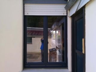 Fenêtres PVC et porte d'entrée composite