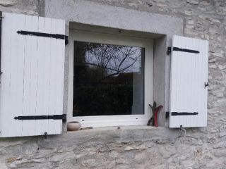 Installation de fenêtres et portes-fenêtres en aluminium blanc à Trept (38)