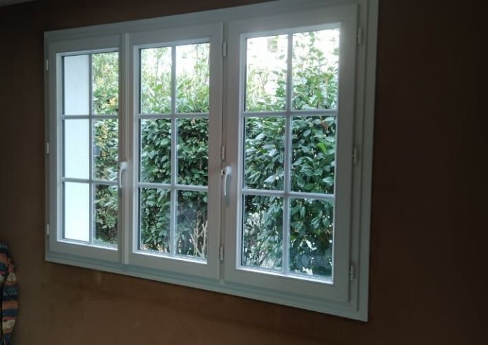 Fenêtre PVC blanche de qualité à COUERON.
