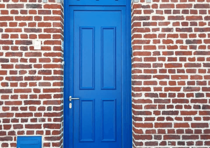 Porte d'entrée bleue en aluminium SIROCCO.