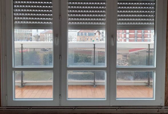 Porte-fenêtre PVC T70 TRYBA : robustesse, isolation, design