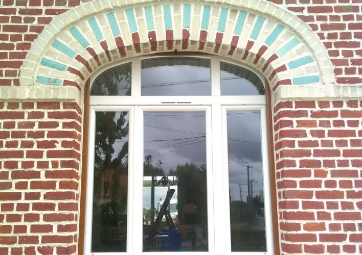 Fenêtre cintrée PVC Blanc T70 avec volet roulant TRADI