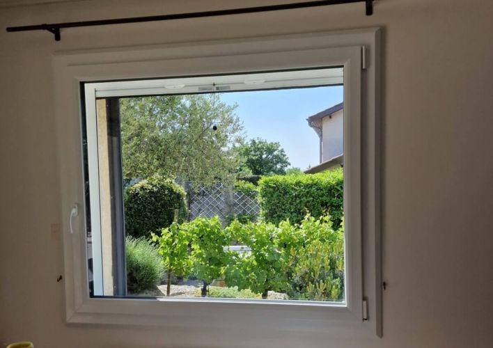 Fenêtre SUMMUM PVC T84 de qualité.