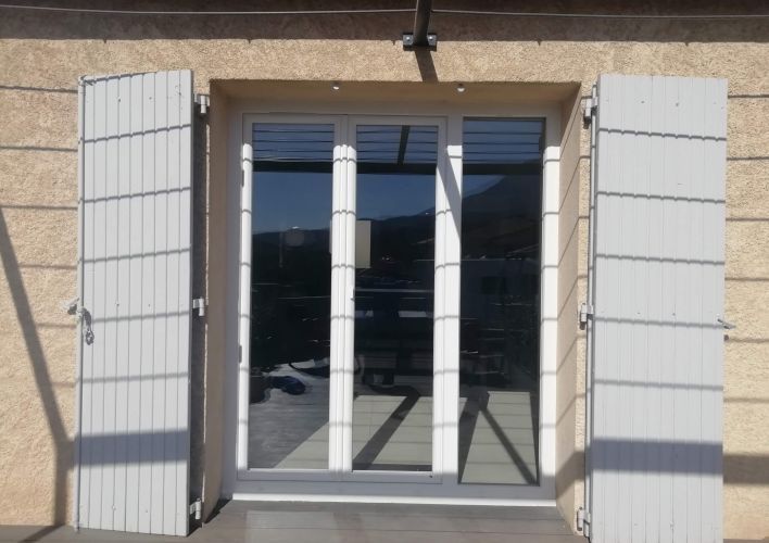 Fenêtres et porte-fenêtre PVC blanc TRYBA Château-Arnoux