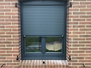 Fenêtres et porte fenêtre T84 PVC gris anthracite