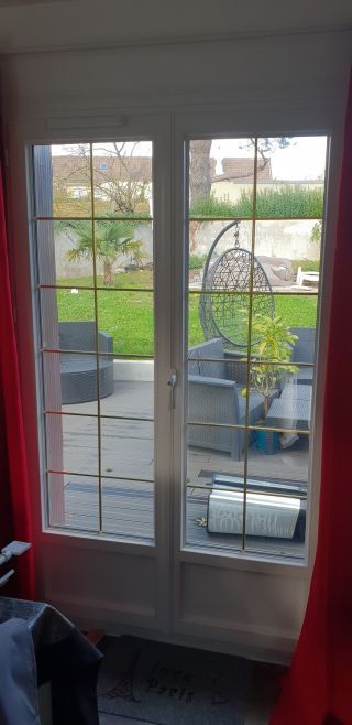 TRYBA Mareuil - Fenêtres PVC avec croisillons.