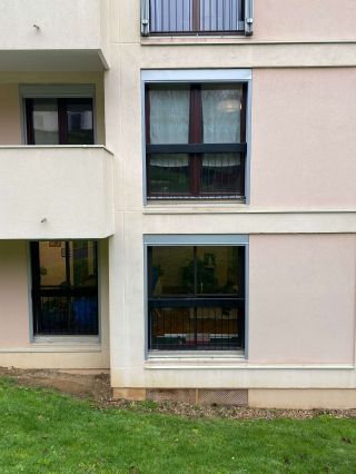 Porte fenêtre PVC couleur chêne foncé