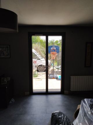 Fenêtres alu 7016 de qualité à Joué-sur-Erdre.
