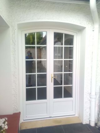 Porte-fenêtre PVC T70 blanc de grande qualité