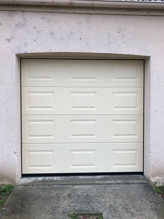 Portes de garage sur mesure Bordeaux