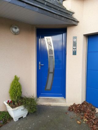 Porte d'entrée en aluminium Madine Bleu gentiane.