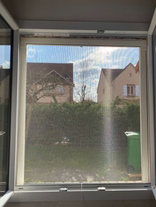Réalisation exceptionnelle de fenêtre avec moustiquaire