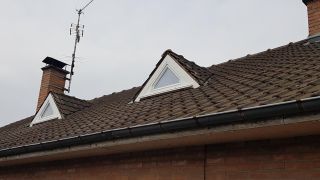 Fenêtres triangulaires PVC avec vitrage 'Trybaclean