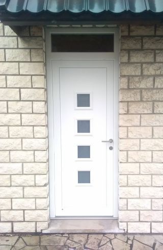 Porte d'entrée PVC CARACAS blanc de qualité.