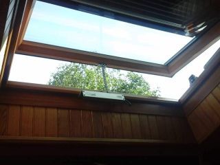 Fenêtre de toit FT84 de qualité.