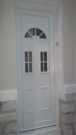 Porte d'entrée en PVC modèle Byzance.