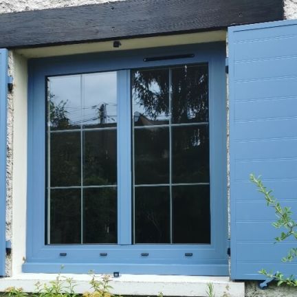 Fenêtre aluminium Sartrouville Ral bleu 5024