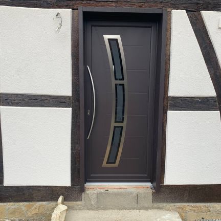 Porte d'entrée Madine sur maison alsacienne.