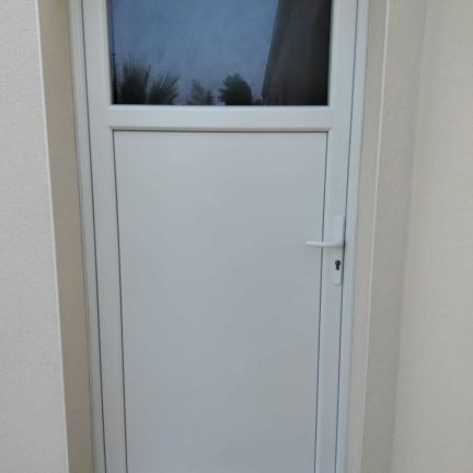 Porte fenêtre PVC blanche TRYBA Rezé.