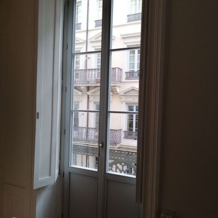 Installation de fenêtres bois TB67 à Lyon