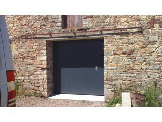 Porte de garage TRYBA Châteaubriant, expertise en menuiseries