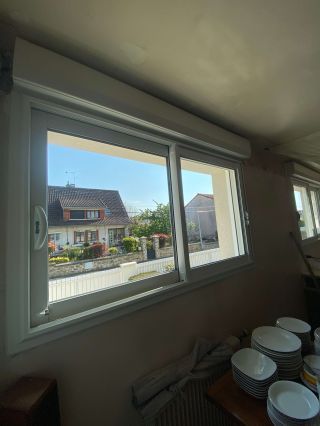 Fenêtre coulissante à deux vantaux et deux rails TRYBA, Saux les Chartreux (91)