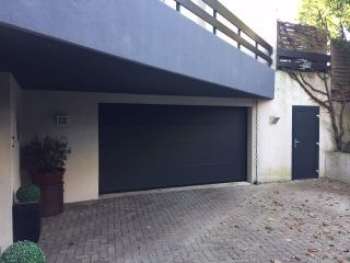 Portes de garage sectionnelle + portillon ACIER