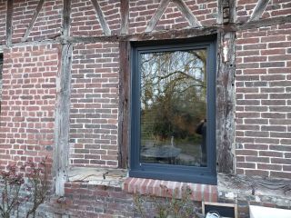 Fenêtre en PVC TRYBA de haute qualité.